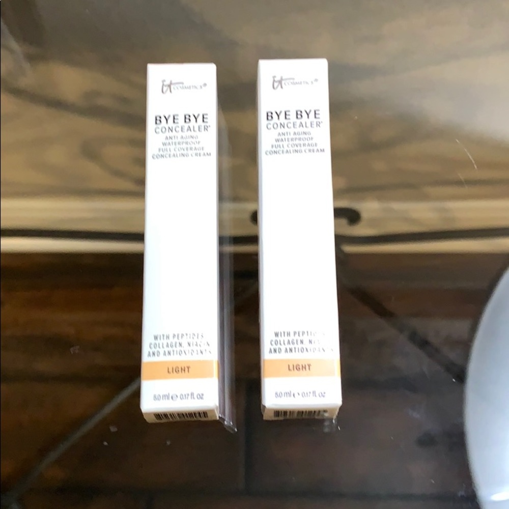BNIB It cosmetics BYE BYE Concealer